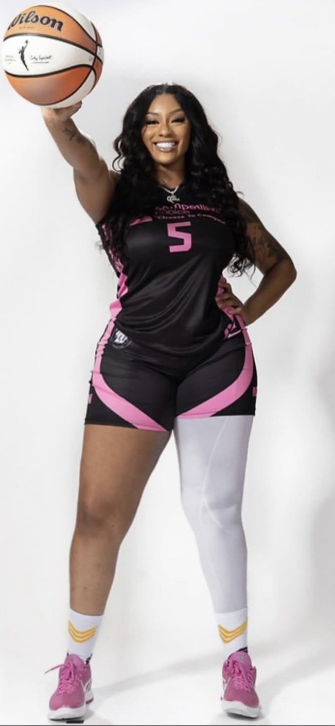 6'4 Tall Thick Gorgeous 🇳🇬🇺🇲 Amazon Milf.. Ex Baller🏀.. Instagram Influencer.. 18