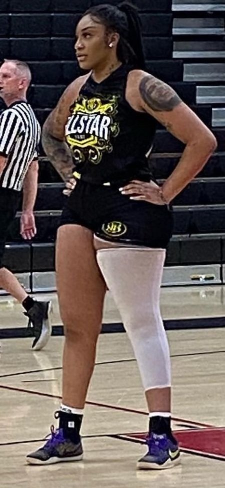 6'4 Tall Thick Gorgeous 🇳🇬🇺🇲 Amazon Milf.. Ex Baller🏀.. Instagram Influencer.. 27