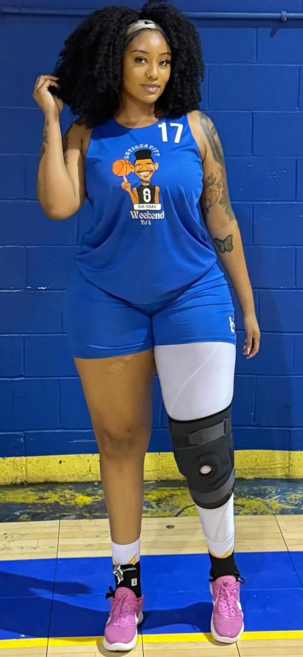 6'4 Tall Thick Gorgeous 🇳🇬🇺🇲 Amazon Milf.. Ex Baller🏀.. Instagram Influencer.. 24