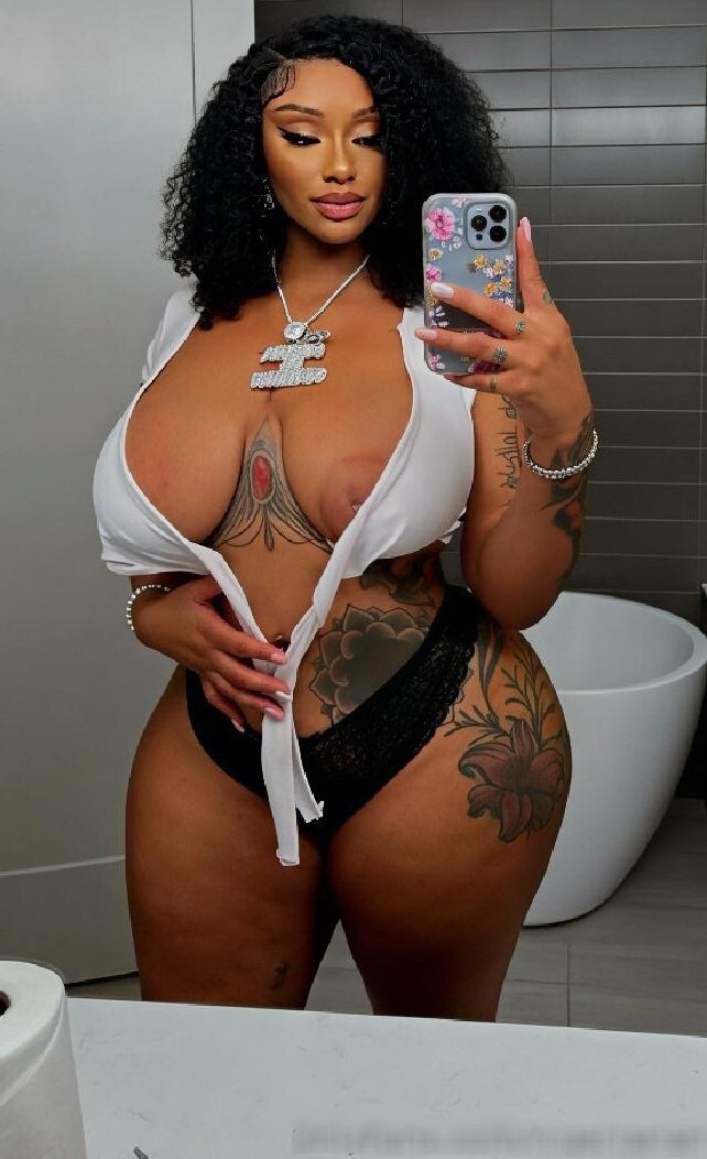 6'4 Tall Thick Gorgeous 🇳🇬🇺🇲 Amazon Milf.. Ex Baller🏀.. Instagram Influencer.. 43