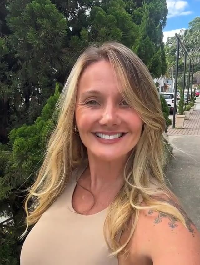 Hot slutty blonde mature milf blacked sucking big black cock bj blowjob bbc AI