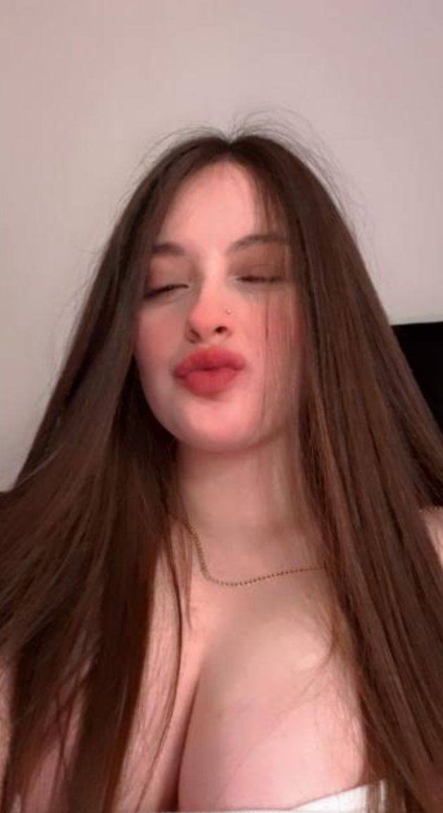 Mais uma novinha vazada pelo corno! branquinha caiu na net, video novo erome vazados