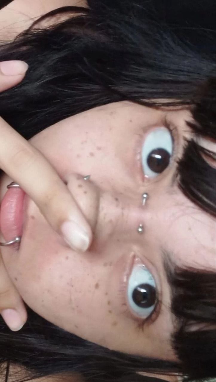 Novinha Paulista com piercing no peito vazada! video novo vazado erome brasil (2) 2