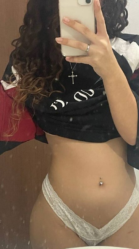 Novinha cacheada vazou se exibindo gostosa demais melhores videos br erome videos vazados 1