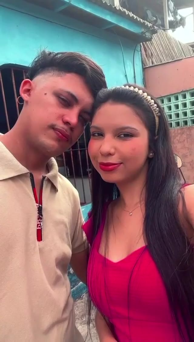 Novinha gravada pelo namorado caiu na net pagando um boquete gostoso! video vazado erome brasil!