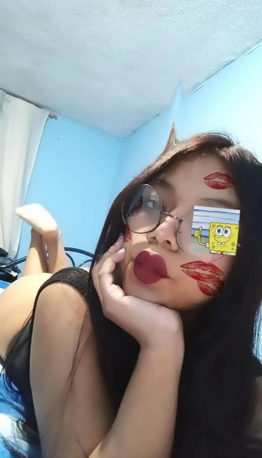 Novinha peituda caiu na net se exibindo! putinha mandou nude e foi vazada aqui no erome (2)