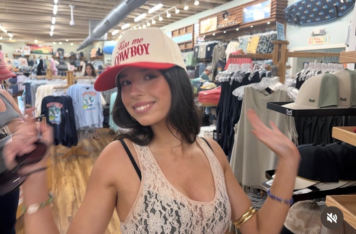 Suche suche erome BC Kanadierin College-Nutte und ihre Freundinnen zeigen gerne ihre Ärsche (13) 2