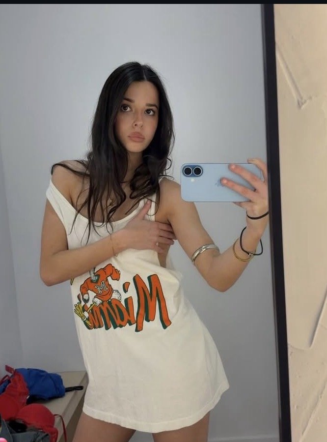 Search search erome BC canuck college hoe and her friends like showing their asses (11)