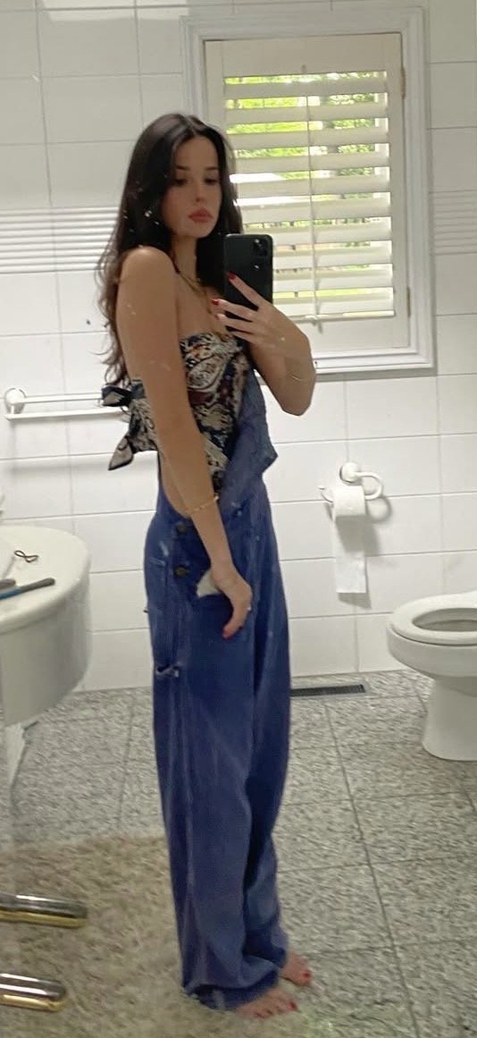 Universitária canadense e as amigas adoram mostrar a bunda (7) 3