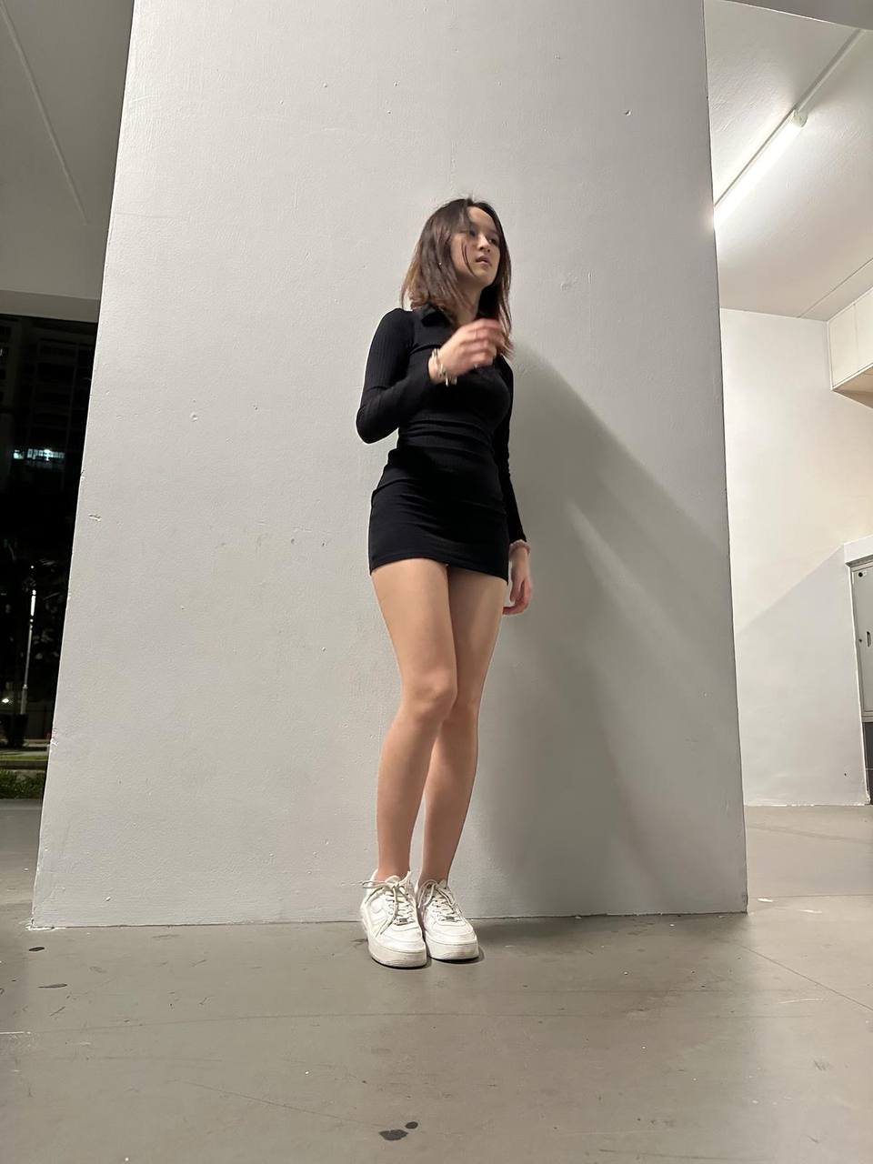 xmm sg singapore loves to tease in public at the lift lobby 52