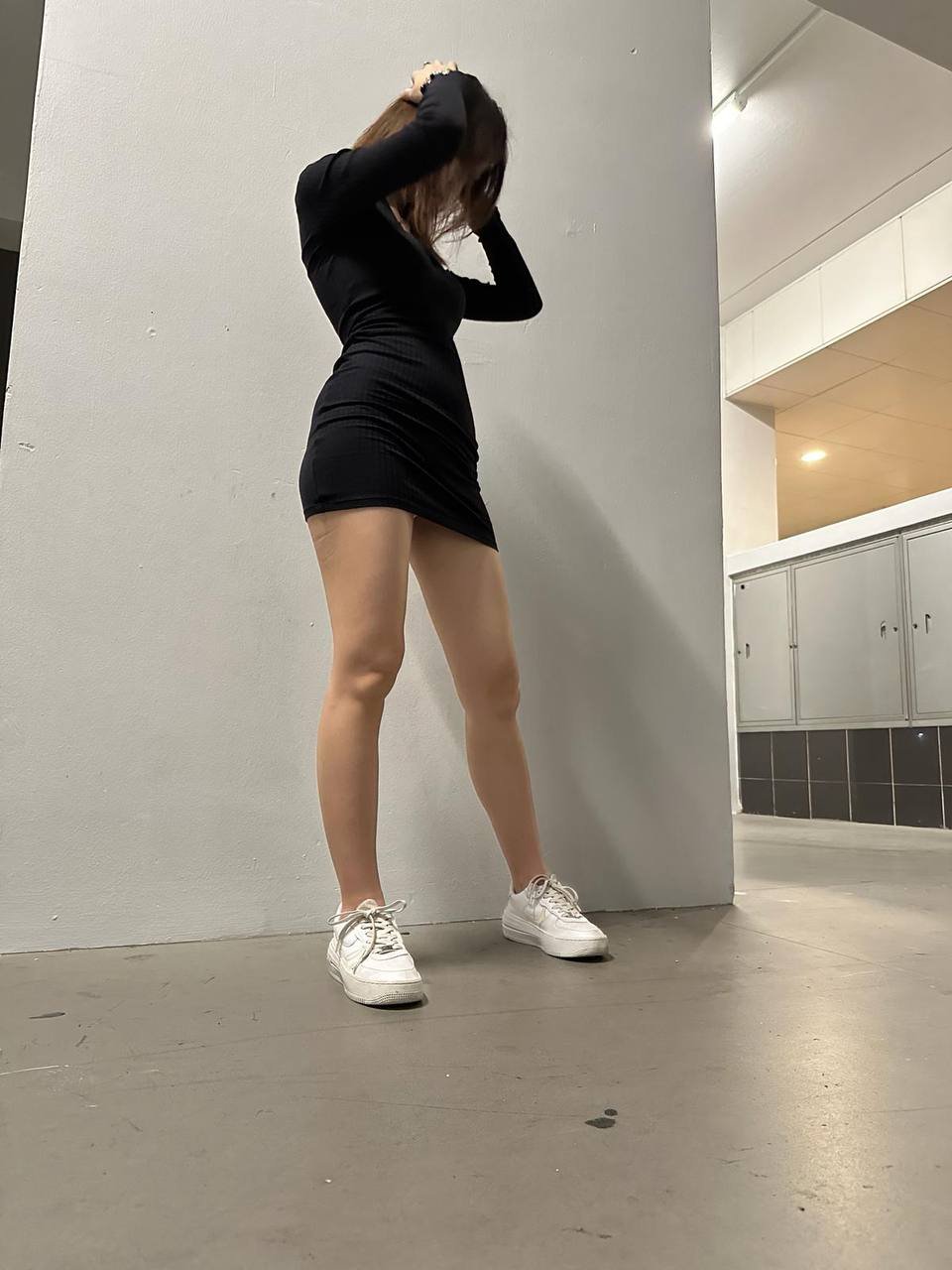xmm sg singapore loves to tease in public at the lift lobby 37