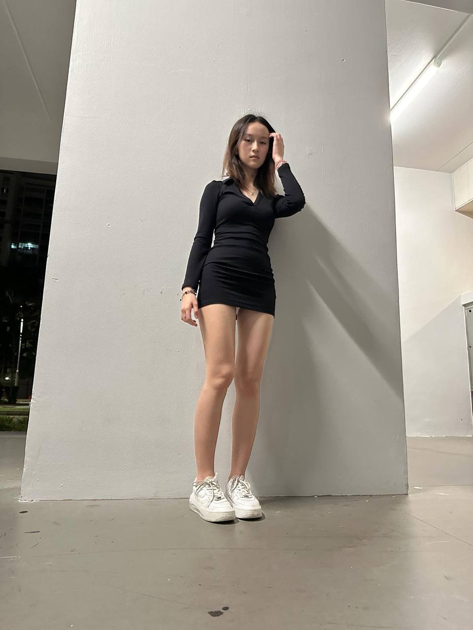 xmm sg singapore loves to tease in public at the lift lobby 13