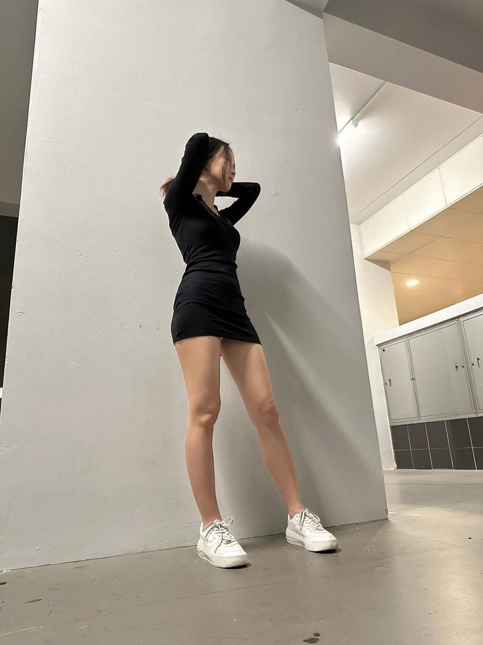 xmm sg singapore loves to tease in public at the lift lobby 11