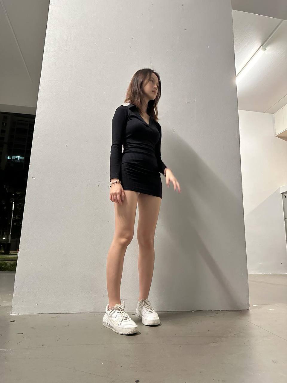 xmm sg singapore loves to tease in public at the lift lobby 10